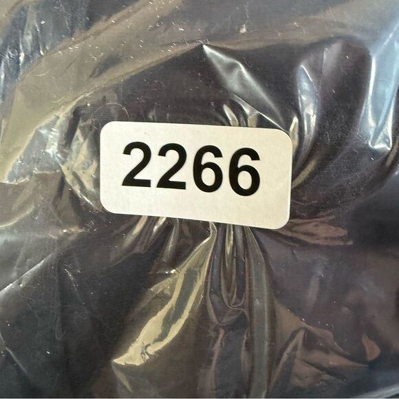 Gildan Black Short Sleeve Tee with Graphic Design - Picture 4 of 4